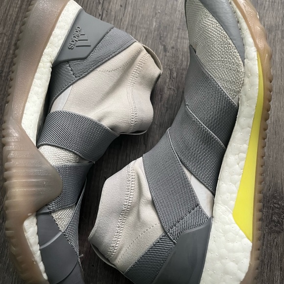 Adidas Women's PureBoost X TR 3.0 LL Grey/Yellow Shoes Size 6 - Picture 4 of 8